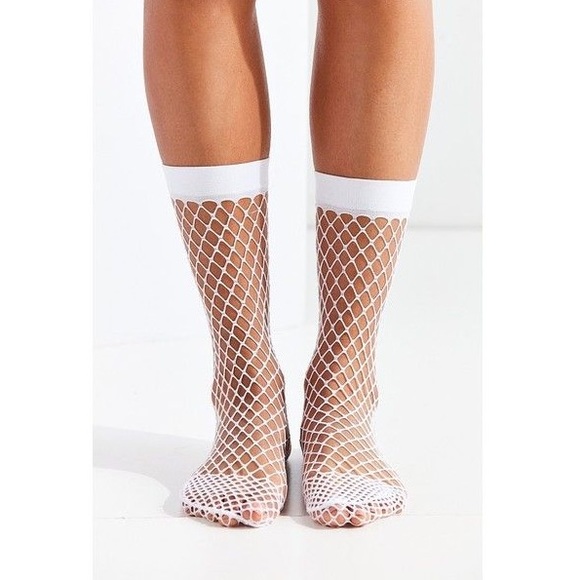 Out From Under wide fishnet crew sock from UO - Picture 4 of 5